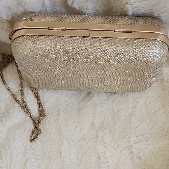 Like new Gold Clutch with Chain strap  (removable) - Picture 4 of 4